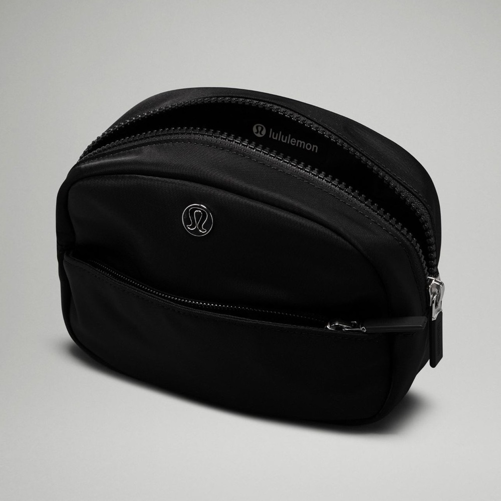Lululemon City Essential Pouch Mini